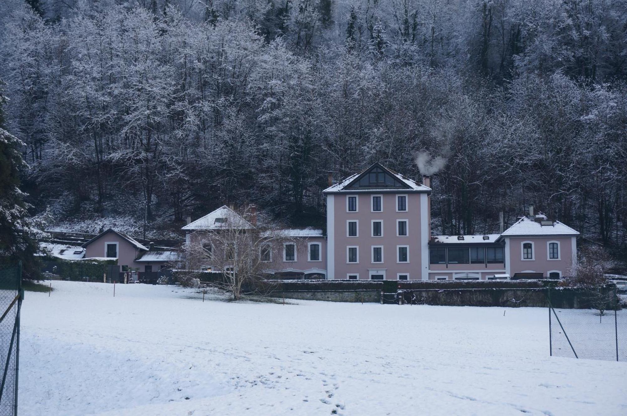 Residence Du Parc Saint-Martin-dʼUriage エクステリア 写真